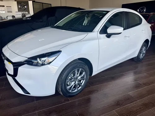 Mazda 2 2027 - $78.150.000 | Rival