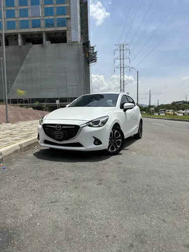 Mazda 2 2016 - $52.500.000 | Rival