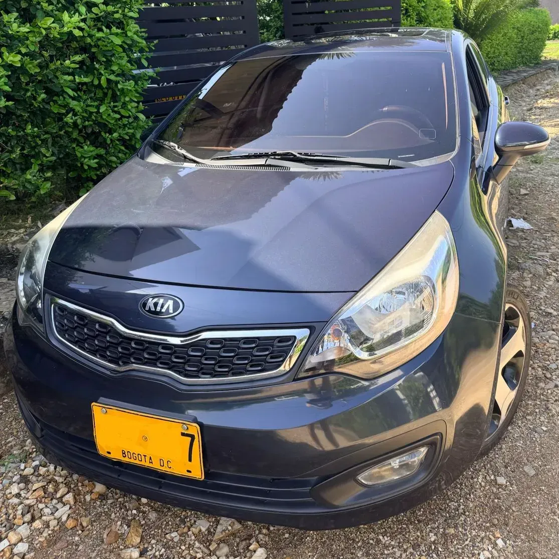 Kia Rio Sedán 2015 - $48.000.000 | Rival