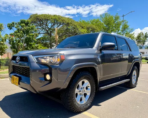 Toyota 4Runner 2018 - $184.000.000 | Rival