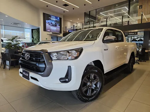 Toyota Hilux 2027 - $217.500.000 | Rival