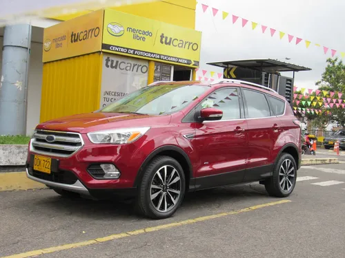 Ford Escape 2017 - $67.000.000 | Rival