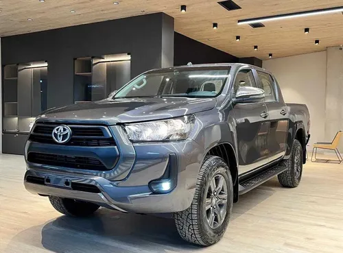 Toyota Hilux 2027 - $217.500.000 | Rival