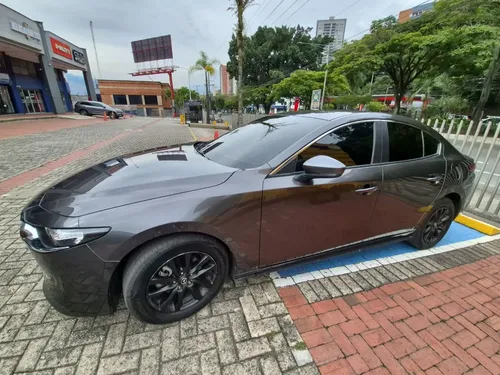 Mazda 3 2021 - $77.900.000 | Rival