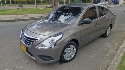 Nissan Versa 2021 - $54.300.000 | Rival