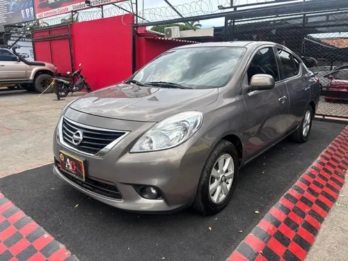 Nissan Versa 2013 - $35.900.000 | Rival