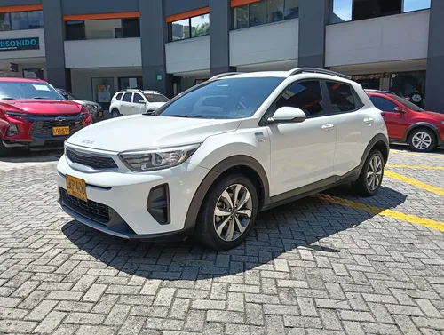 Kia Stonic 2023 - $75.900.000 | Rival