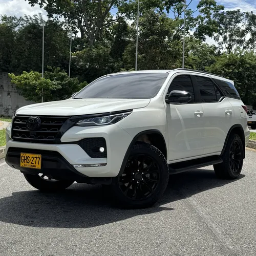 Toyota Fortuner 2021 - $199.900.000 | Rival