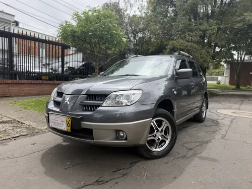 Mitsubishi Outlander 2007 - $32.900.000 | Rival