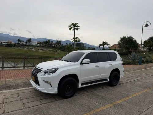 Lexus GX 2014 - $185.000.000 | Rival