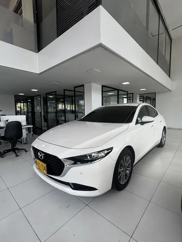 Mazda 3 2023 - $88.000.000 | Rival