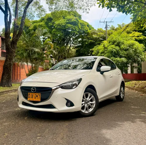 Mazda 2 Sport 2016 - $54.500.000 | Rival