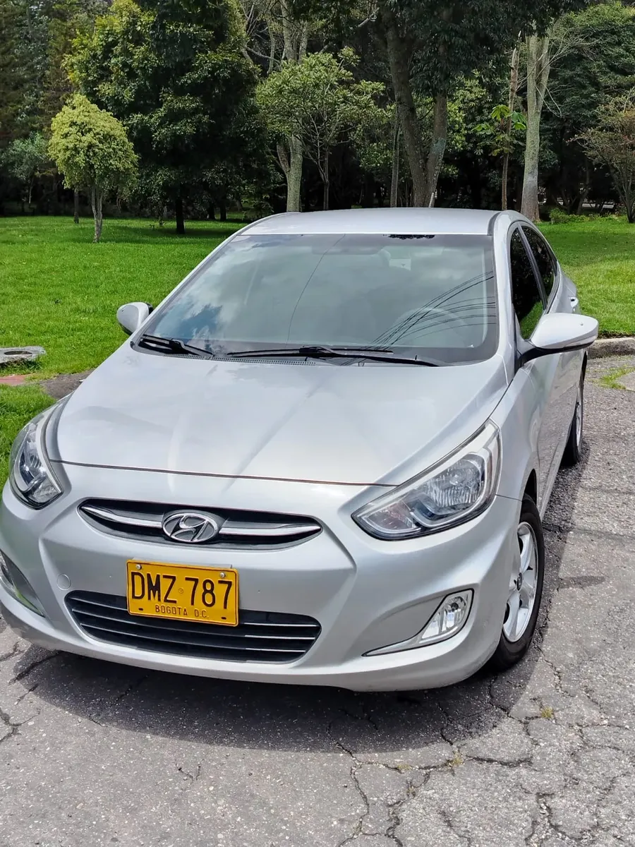 Hyundai Accent i25 2016 - $46.000.000 | Rival