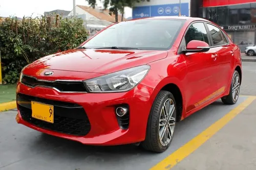 Kia Rio 2018 - $54.000.000 | Rival