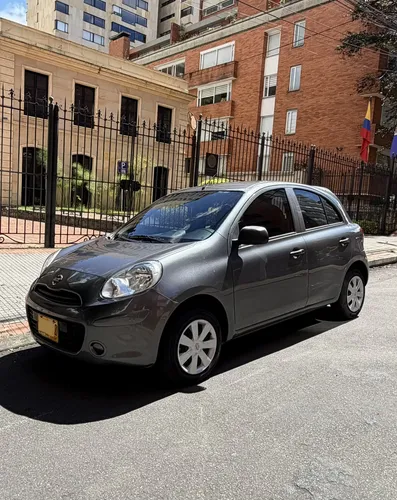 Nissan March 2018 - $38.000.000 | Rival