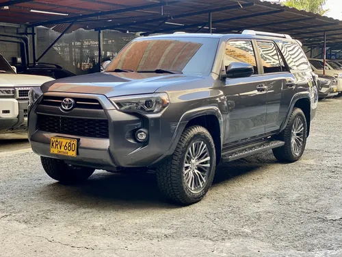 Toyota 4Runner 2021 - $197.000.000 | Rival