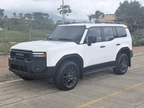 Toyota Land Cruiser Prado 2027 - $450.000.000 | Rival