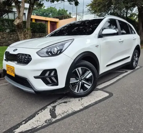 Kia Niro Hibrido 2022 - $89.400.000 | Rival