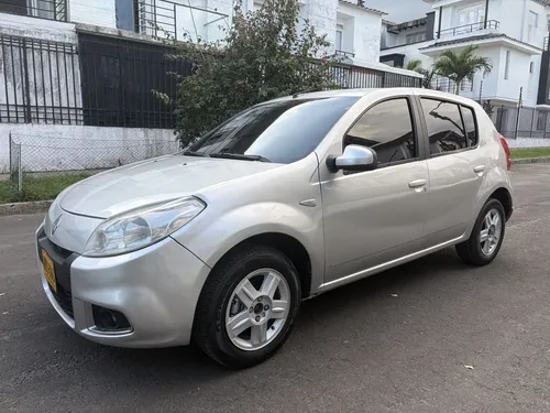 Renault Sandero 2015 - $34.500.000 | Rival