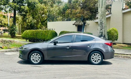 Mazda 3 2018 - $59.900.000 | Rival
