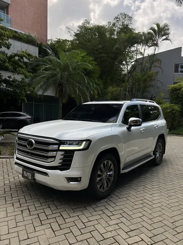 Toyota Land Cruiser 2023 - $630.000.000 | Rival