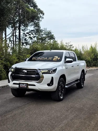 Toyota Hilux 2023 - $274.900.000 | Rival