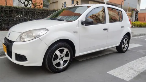 Renault Sandero 2015 - $32.500.000 | Rival