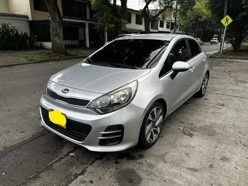 Kia Rio 2017 - $45.900.000 | Rival