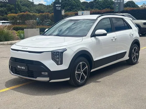 Kia Niro 2027 - $115.990.000 | Rival