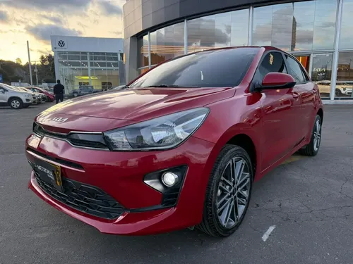 Kia Rio 2024 - $69.900.000 | Rival