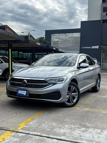 Volkswagen Jetta 2023 - $83.000.000 | Rival