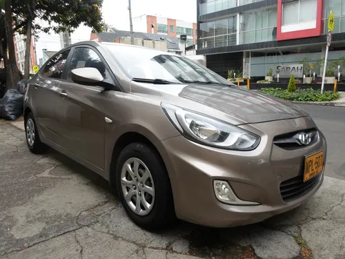 Hyundai Accent i25 2013 - $39.800.000 | Rival