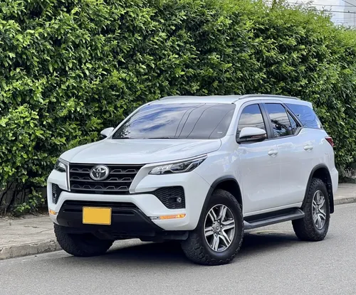Toyota Fortuner 2023 - $206.000.000 | Rival