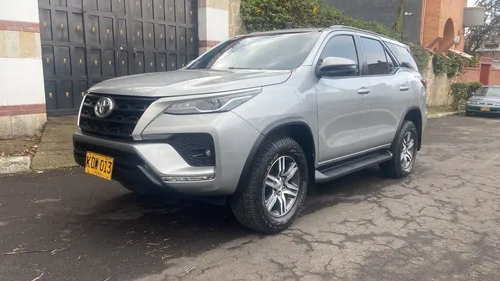 Toyota Fortuner 2021 - $200.000.000 | Rival