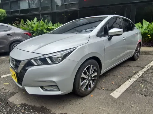 Nissan Versa 2022 - $65.000.000 | Rival