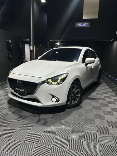 Mazda 2 2016 - $57.000.000 | Rival