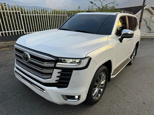 Toyota Land Cruiser 300 2024 - $652.500.000 | Rival