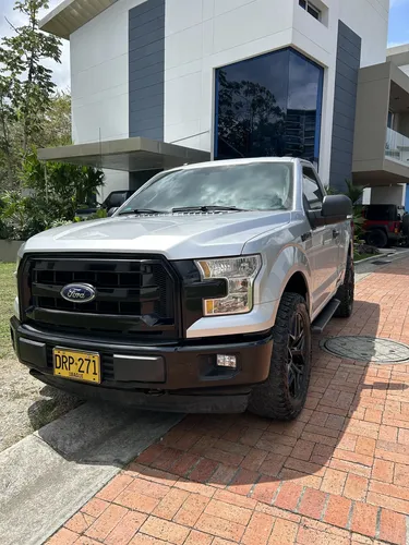 Ford F-150 2017 - $108.000.000 | Rival
