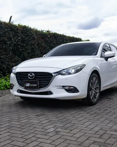 Mazda 3 2018 - $63.000.000 | Rival