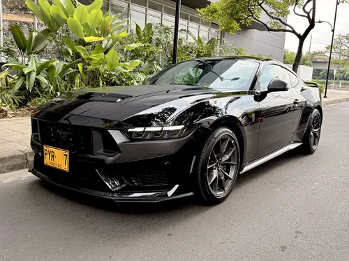 Ford Mustang 2025 - $308.000.000 | Rival