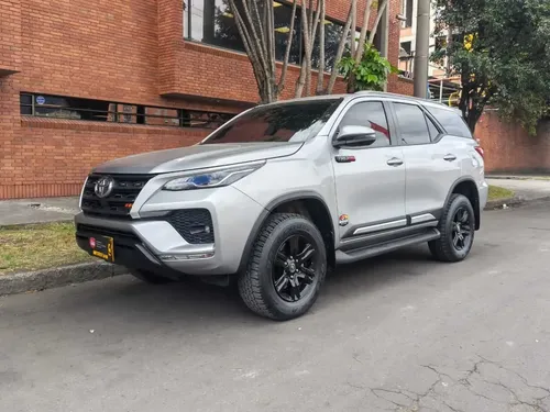 Toyota Fortuner 2022 - $215.000.000 | Rival