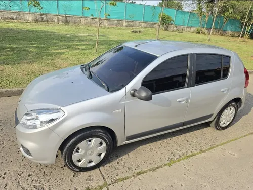Renault Sandero 2015 - $31.500.000 | Rival