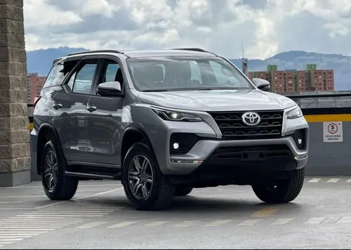 Toyota Fortuner 2027 - $242.900.000 | Rival