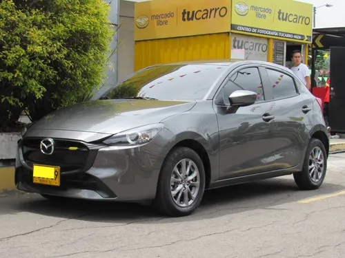 Mazda 2 2025 - $80.000.000 | Rival