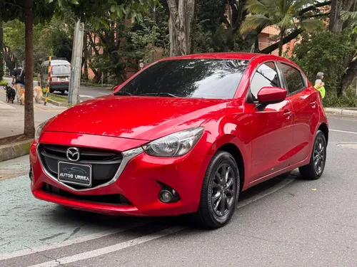 Mazda 2 2017 - $54.800.000 | Rival