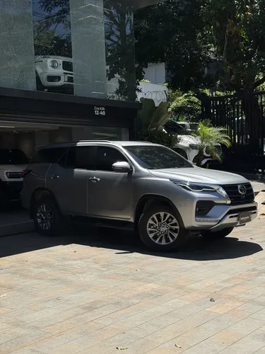 Toyota Fortuner 2023 - $245.000.000 | Rival