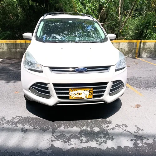Ford Escape 2014 - $52.000.000 | Rival