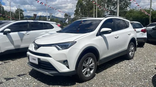 Toyota RAV4 2017 - $85.900.000 | Rival