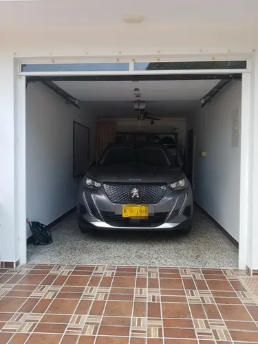 Peugeot 2008 2022 - $77.000.000 | Rival