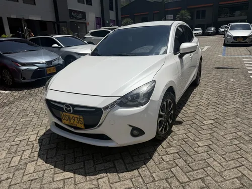 Mazda 2 2016 - $58.500.000 | Rival